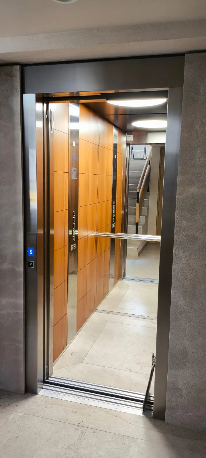 Elevador residencial instalado en vivienda